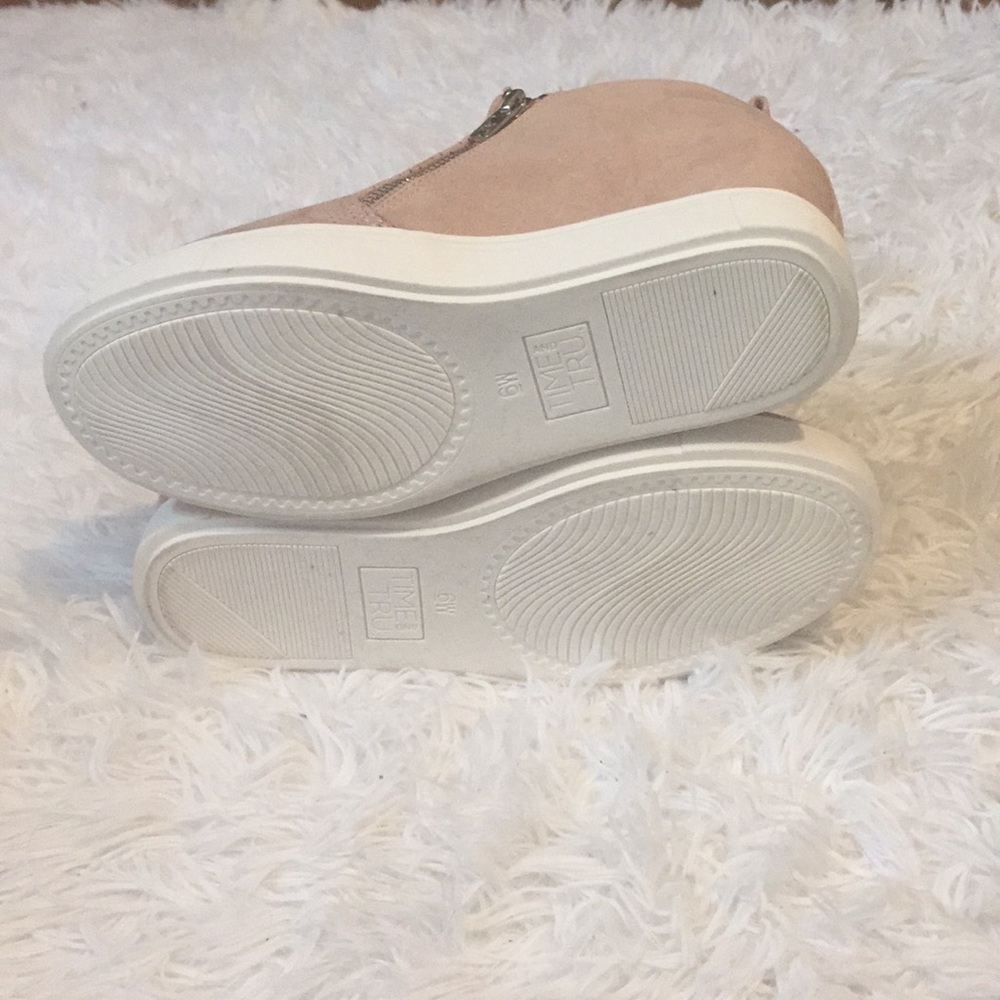 Shoes - Picture 6 of 6